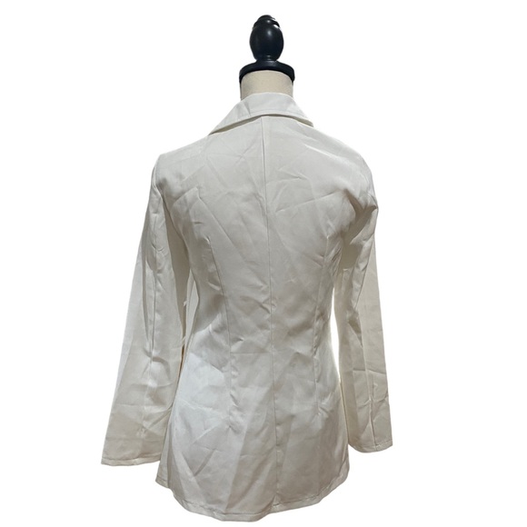 Blazer and Shorts Set with Belt - Picture 3 of 3